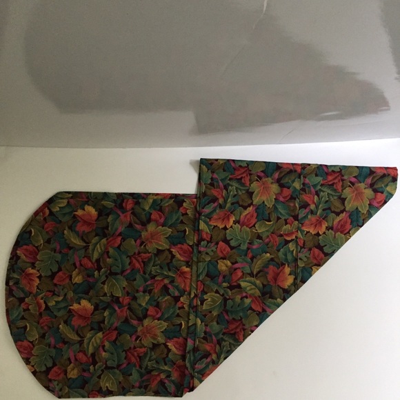 Fall Floral Table Runner - Picture 4 of 4